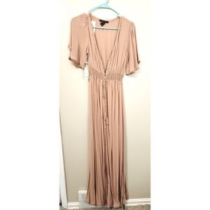 🆕️ NWT! Forever 21 Blush Maxi Dress | Size Medium